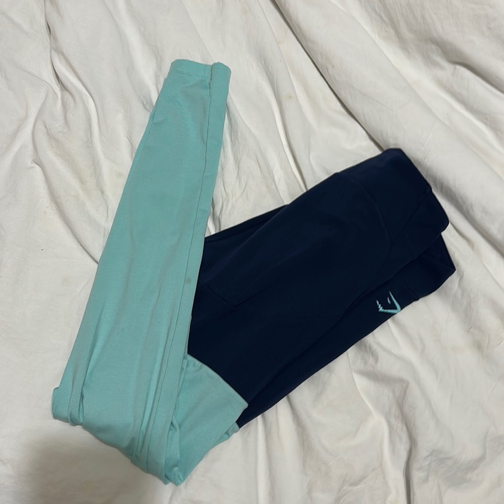 GYMSHARK multicolored leggings. Color: Navy and baby blue. Size S.